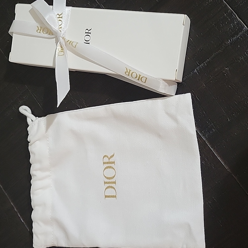 DIOR Gold And Faux Pearl Necklace With Box And Pouch - Picture 4 of 4